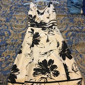 White and black sleeveless dress